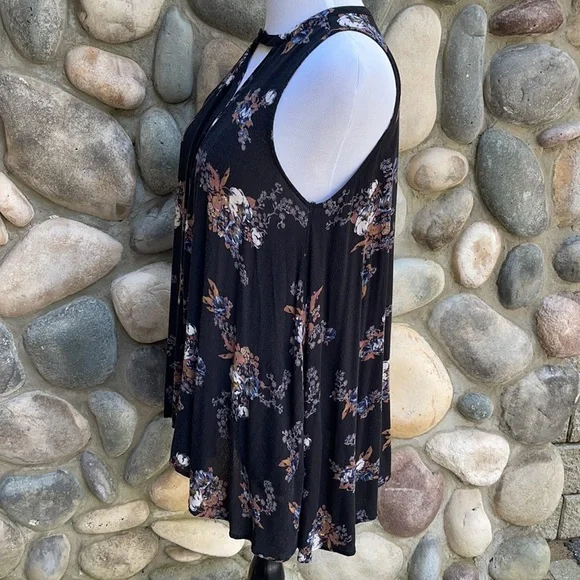 Free People XS Black Floral Tunic Top - Picture 4 of 8